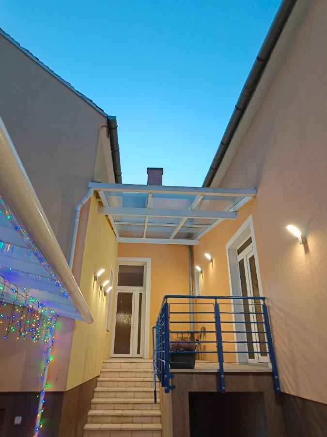 Ruyi Holiday Шопрон Екстер'єр фото