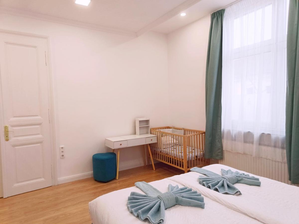 Ruyi Holiday Шопрон Екстер'єр фото