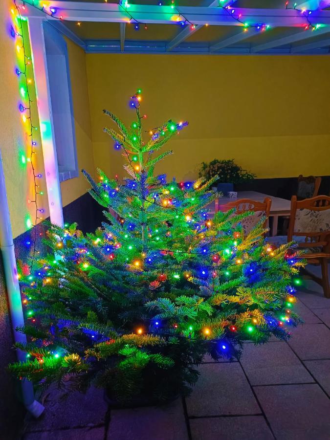 Ruyi Holiday Шопрон Екстер'єр фото